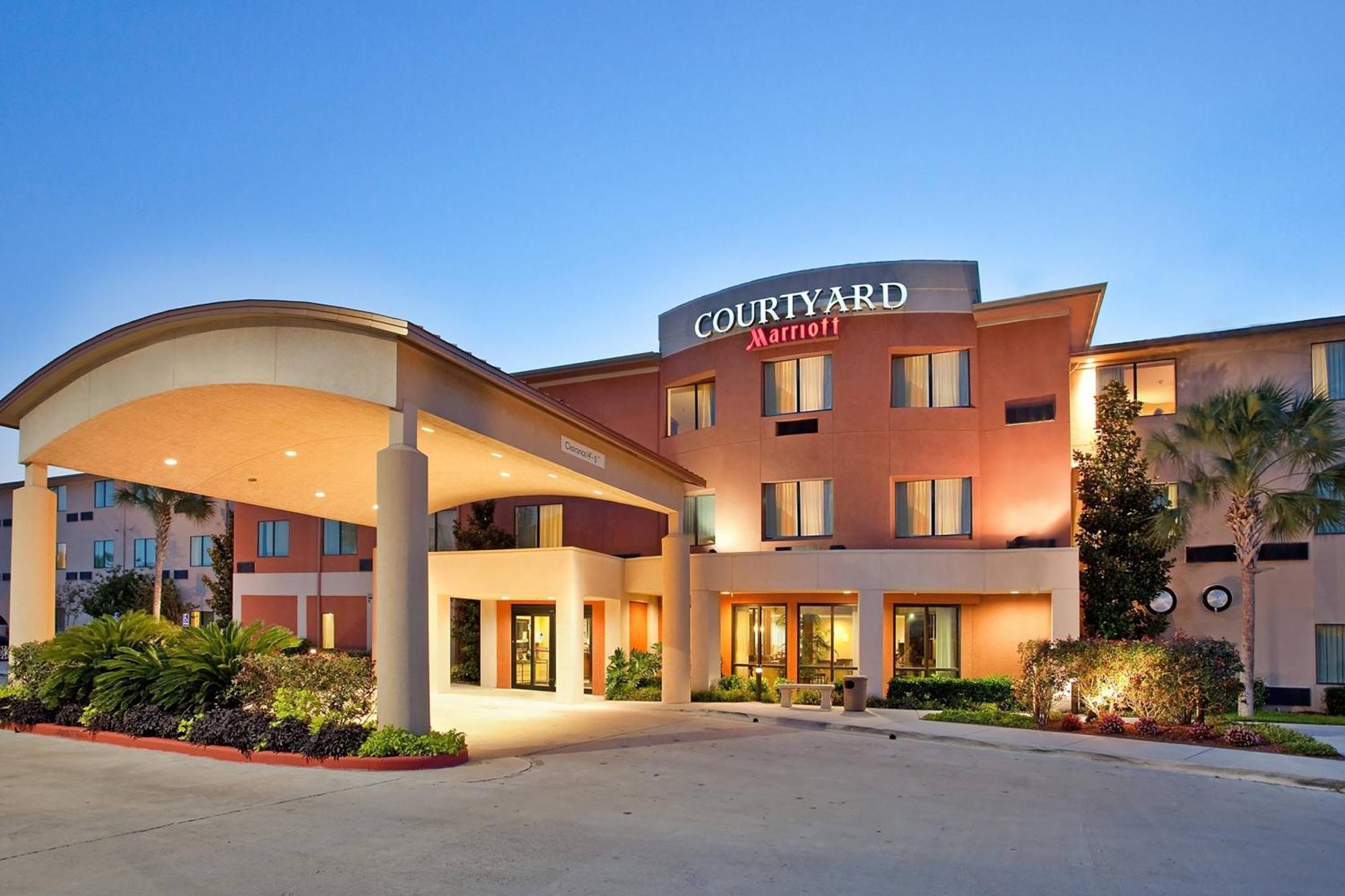 Courtyard Wall At Monmouth Shores Corporate Park Exterior foto